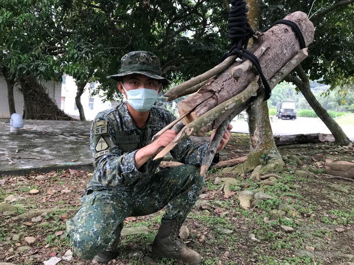 特指部野外求生社　培養官兵求生技能