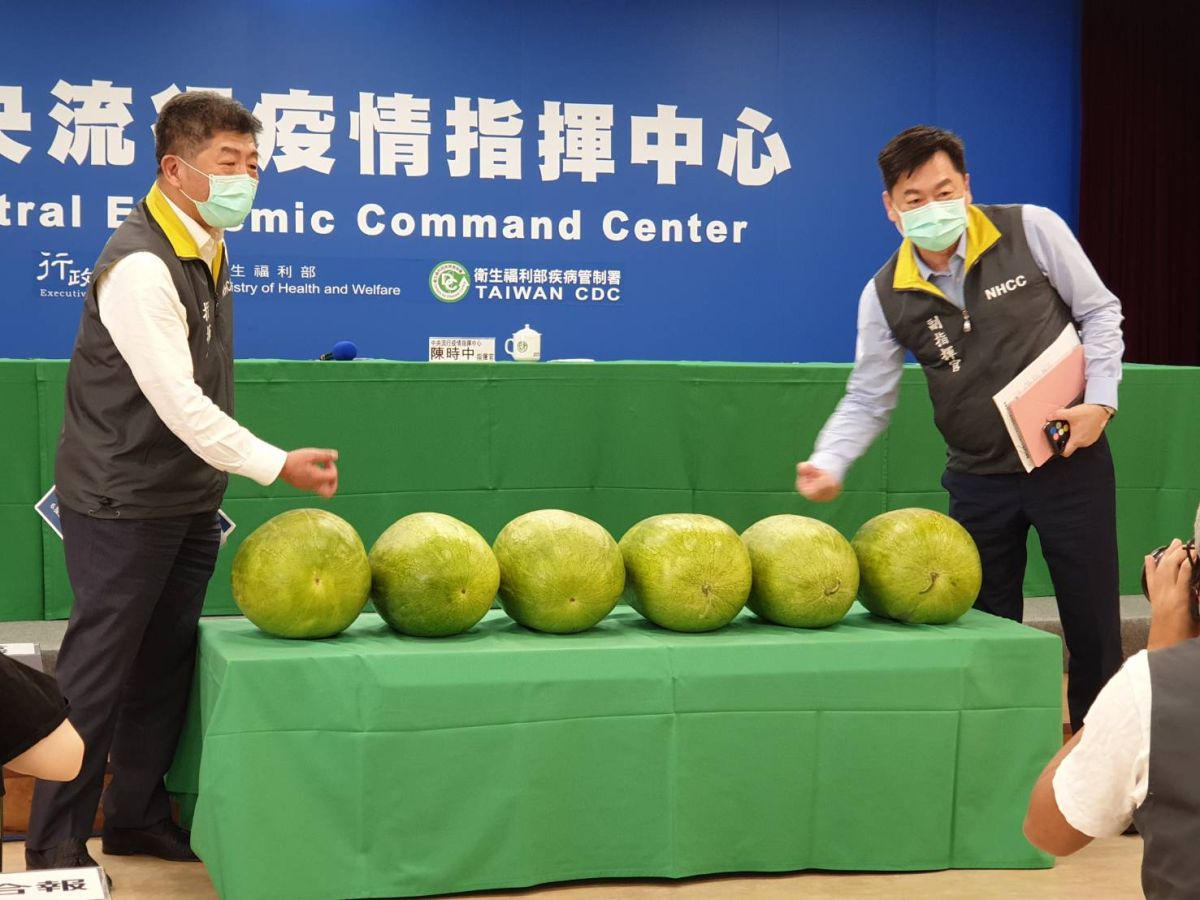 ▲有網友稱指揮中心指揮官陳時中為「最佳業配王」，為此他說是無心插柳、不想掃大家的興。（圖／記者許家禎攝）