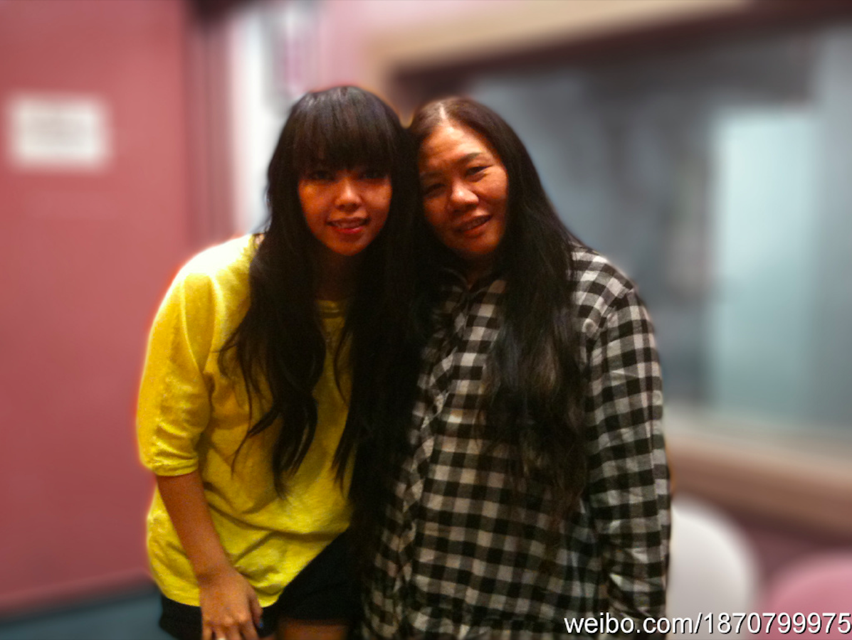 ▲陳小霞（右）曾與張惠妹等天后合作過。（圖／翻攝陳小霞微博）