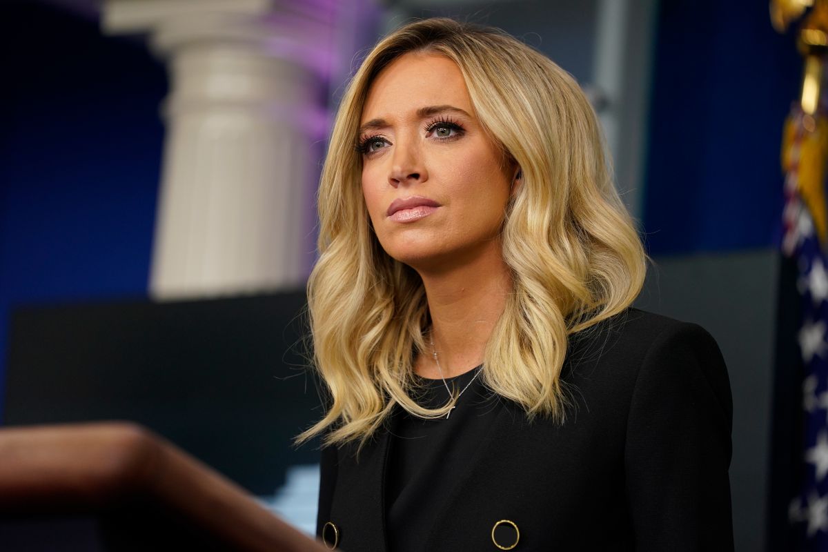 ▲美國白宮新任發言人麥肯奈莉本月 1 日於記者會。（圖／美聯社／達志影像）