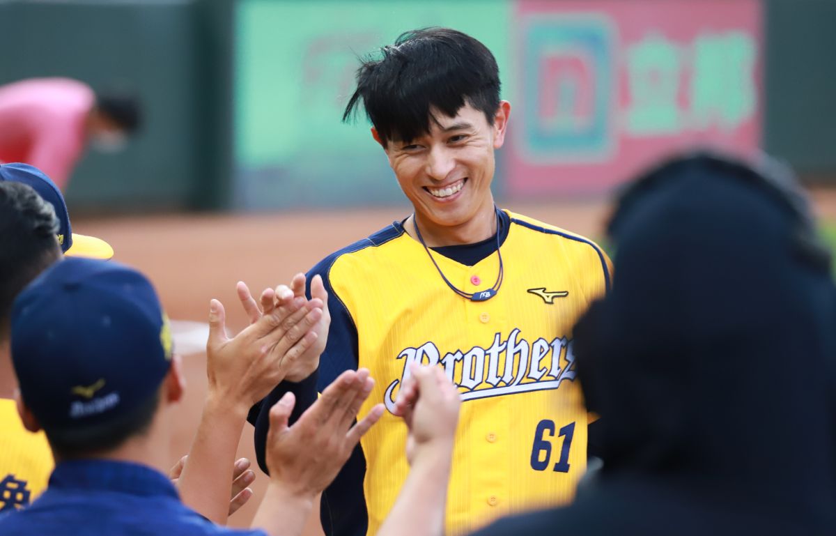 ▲中信兄弟吳東融回本壘得分。（圖／記者葉政勳攝 , 2020.05.02）