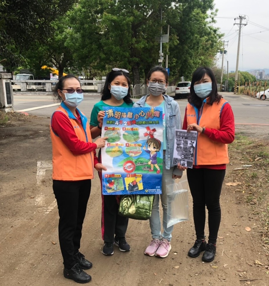 ▲台中市府辦理消防講習活動，會穿著消防局制式服裝、配戴識別證，籲請民眾不要上當。（圖／台中市府提供）