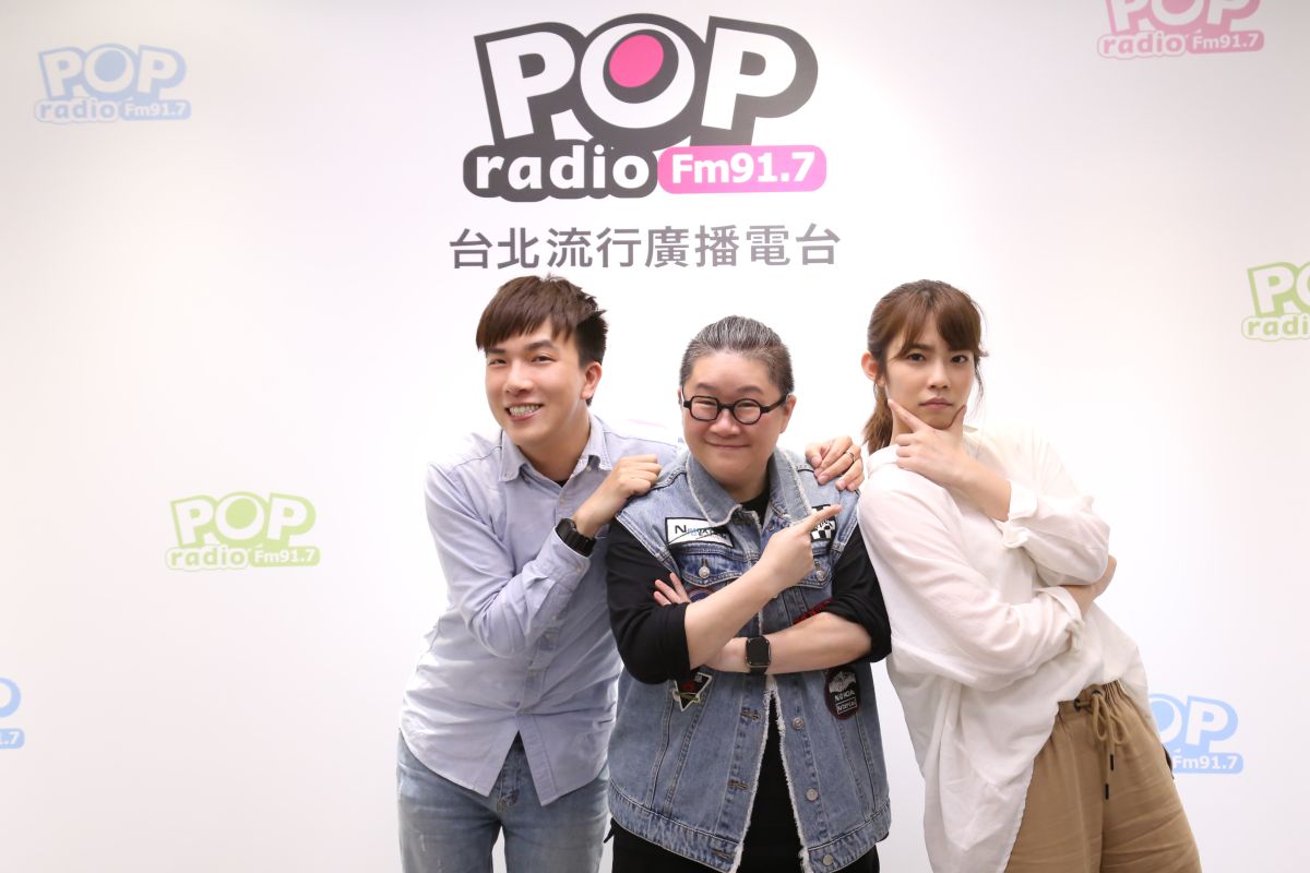 ▲宇宙（右起）、主持人toto、小奕大方聊內心話。（圖／固力狗娛樂）