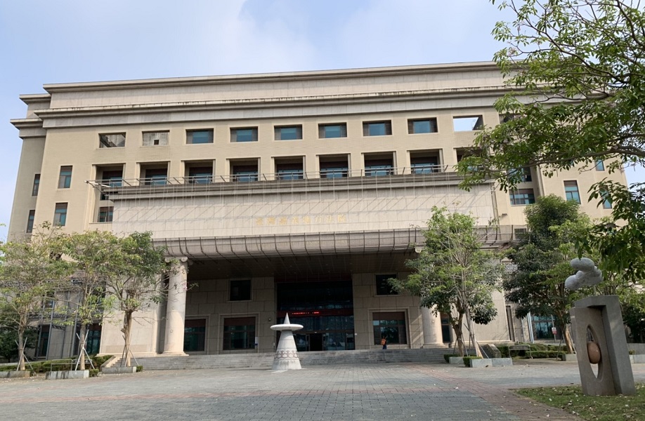 ▲嘉義地方法院對殺警的鄭姓被告重新裁定，限24小時內提100萬元可具保。（圖／記者陳惲朋攝,）