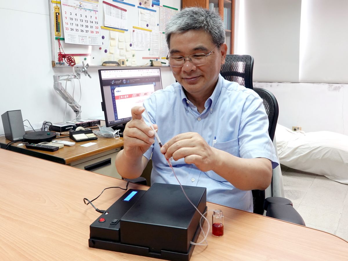 ▲「雙面光柵生物感測器」，1小時即能檢測敗血症發炎因子，及時輔助醫生對症下藥。（圖/中正大學提供，2020.05.05）