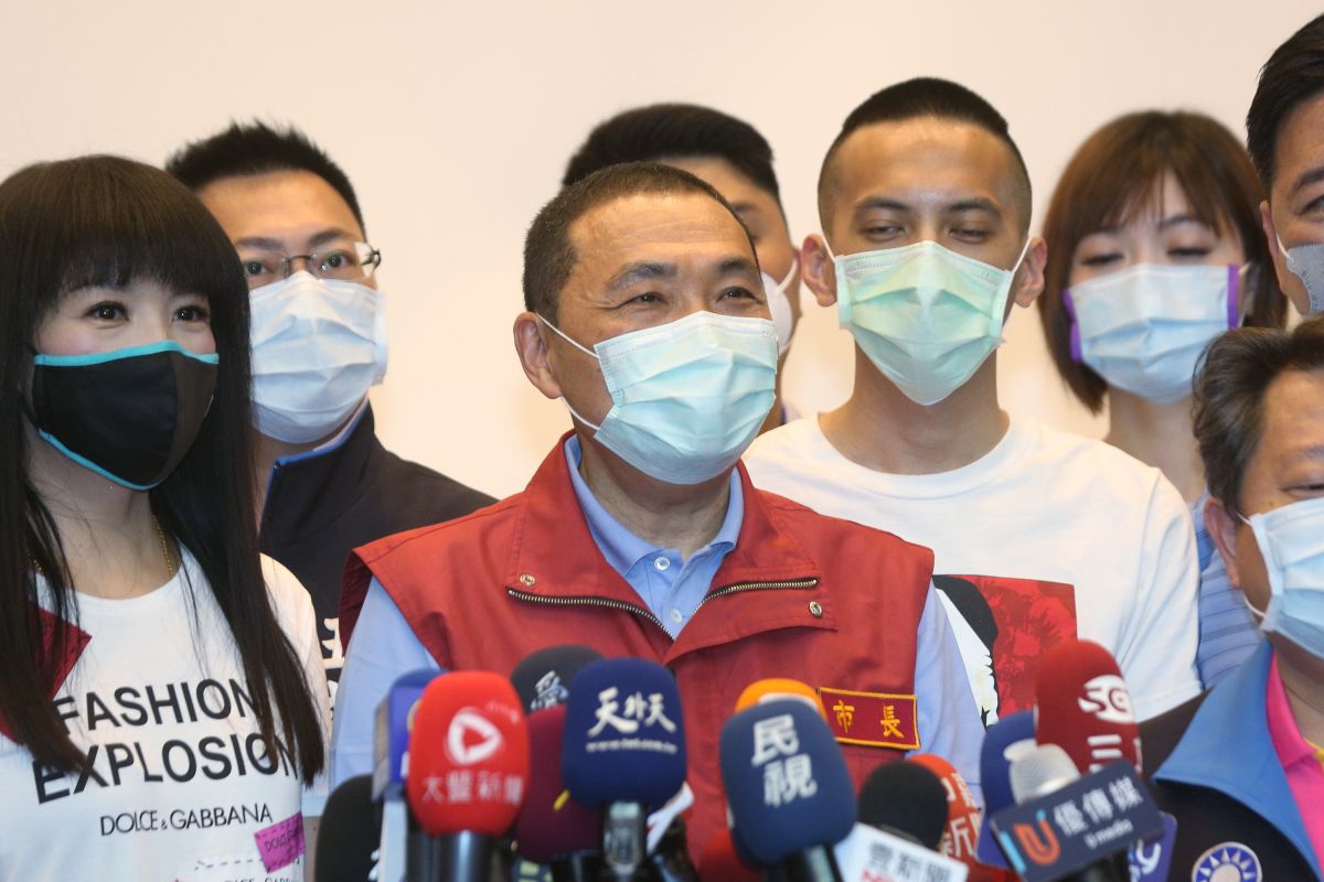 ▲侯友宜說，該檢疫者早上、中午都有與里幹事聯絡，里幹事下午要將居間檢疫關懷包拿給他時，才發現無人應門、電話也無人回應。（圖／記者宋原彰攝，2020.05.05）