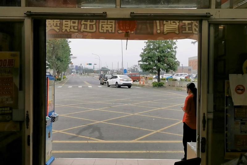 ▲雖然「正路衝」,但店家生意不僅不受影響。(圖/記者蔡若喬攝,2020.05.05)