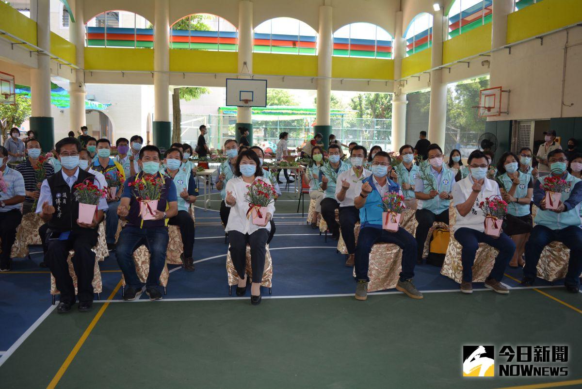▲嘉義市府向行政院農業委員會爭取經費於國小校園舉辦花藝課程。（圖／記者郭政隆攝影2020.5.5）