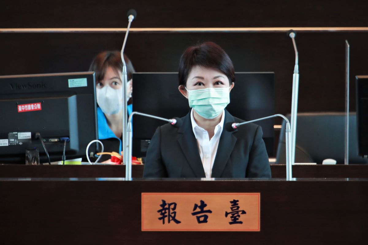 ▲市長盧秀燕施政總報告表示，市府積極推動各項政策，將持續努力，打造「富市台中、新好生活」。(圖／柳榮俊翻攝2020.5.5)