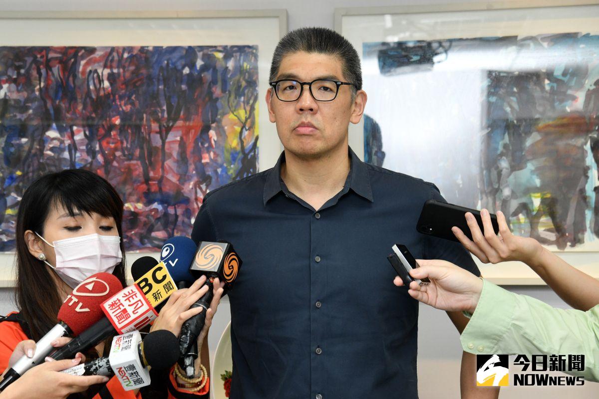 ▲前立法院長王金平將代表國民黨赴陸參海峽論壇，但日前《央視》卻以「求和」形容，對此，連勝文在臉書怒嗆李紅是「沒有頭腦的主持人」。（圖／記者林柏年攝，2020.05.05）