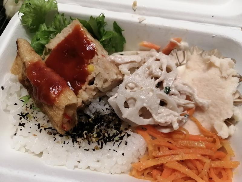 ▲網友分享「長大再付」便當菜色。(圖/翻攝自