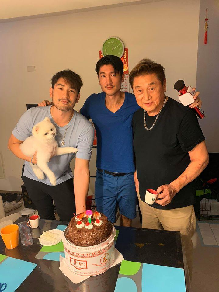 ▲高宇橋曝光與以翔、曹爸的慶生舊照。(圖/高宇橋臉書)