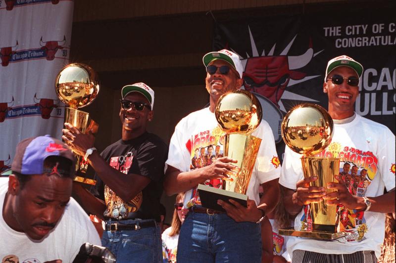 ▲BILL Cartwright跟隨Michael Jordan及Scottie Pippen等人奪冠。（圖／美聯社／達志影像）