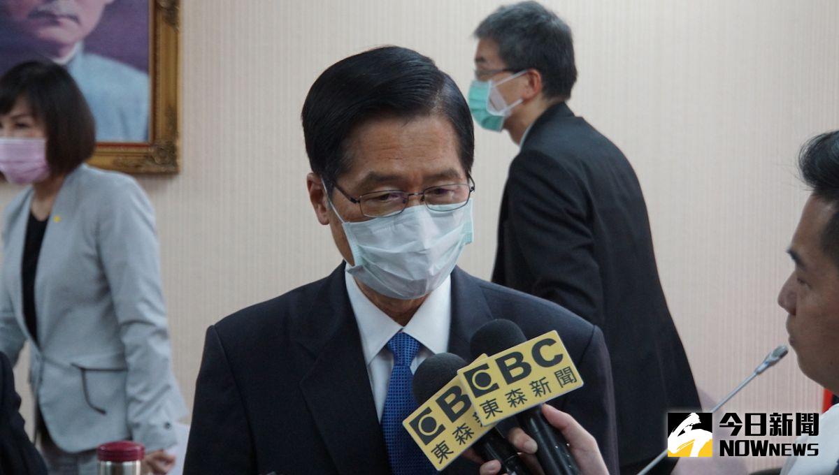 ▲陸軍269旅黃姓中尉疑似不堪霸凌而輕生，國防部長嚴德發表示，會儘快去看家屬。（圖／記者呂炯昌攝.2020.05.06）