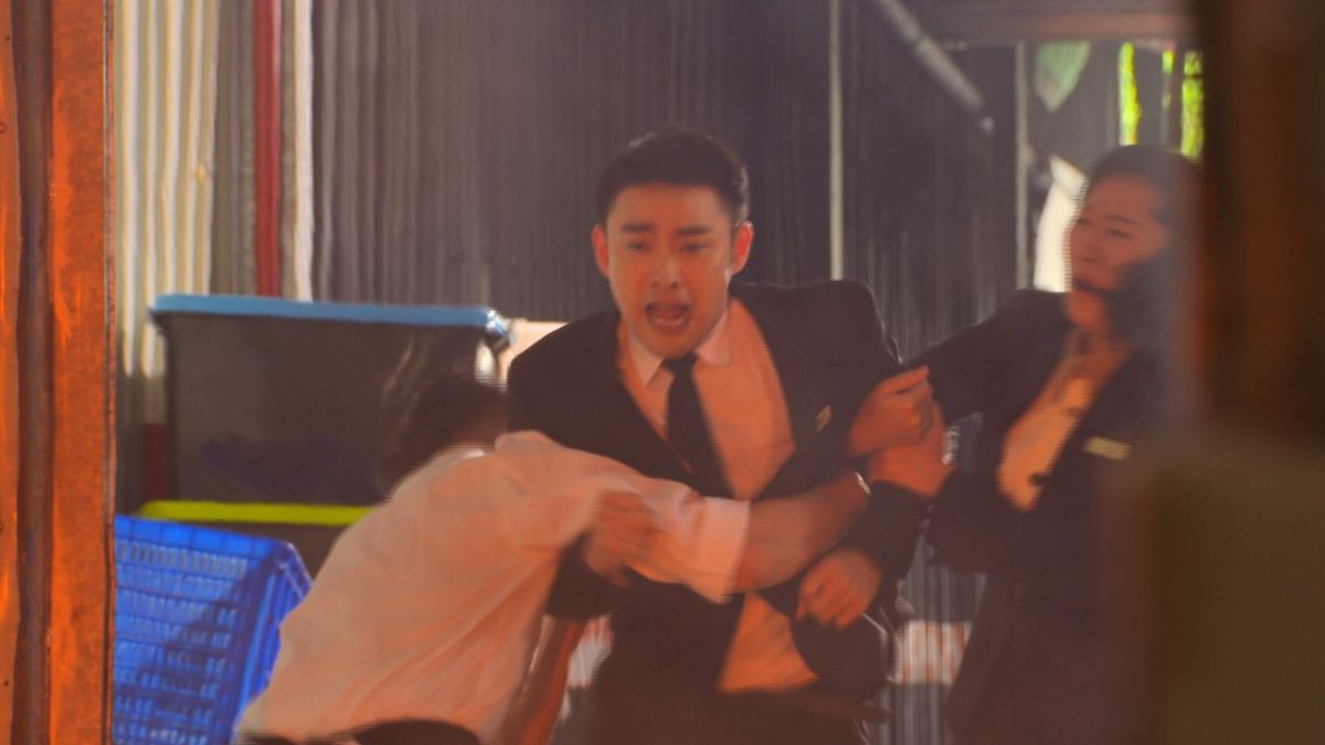 ▲潘柏希拍火場戲。（圖 / 民視提供）