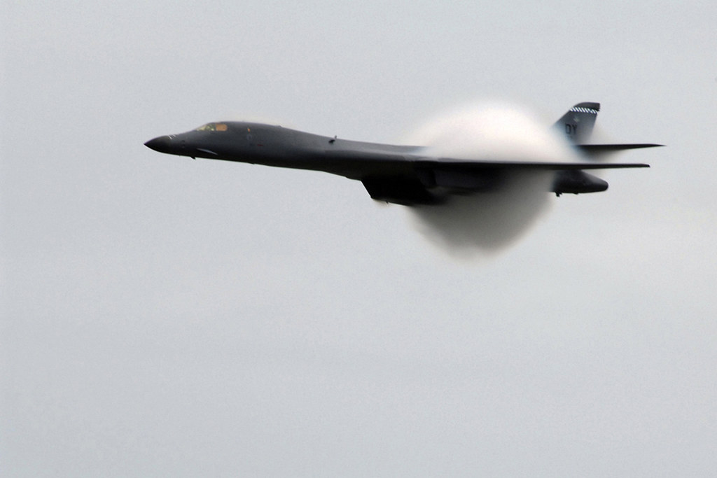 ▲B-1B轟炸機具備超音速與低空飛行特性。（圖／美國空軍）