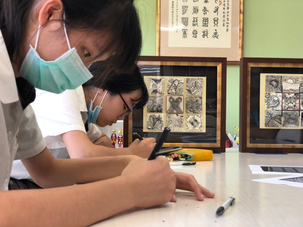 ▲學生初體驗手繪禪繞畫。（圖／光華高中）
