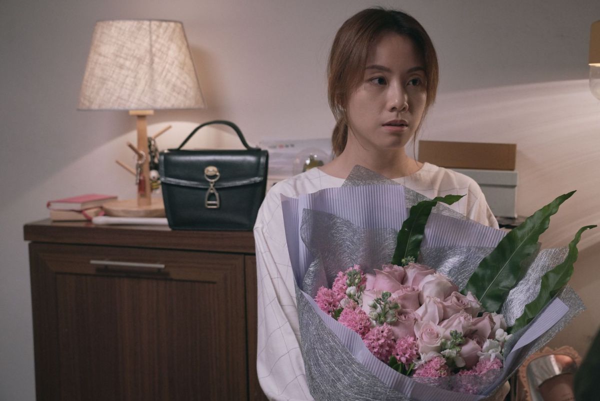 ▲鄧麗欣在片中遇到結婚問題。（圖／采昌）