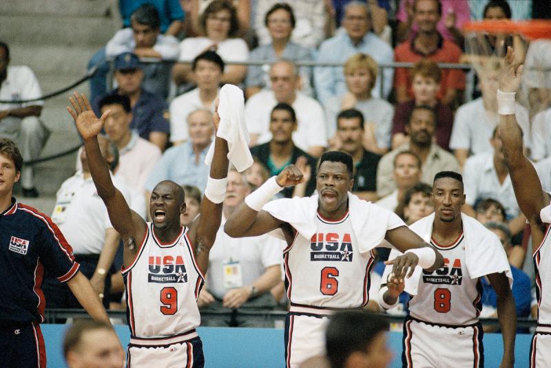 ▲美媒預告下屆世界盃，美國可能組成超強明星隊。圖為1992年夢幻隊，左至右為Michael Jordan、Patrick Ewing、Scottie Pippen。（圖／美聯社／達志影像）