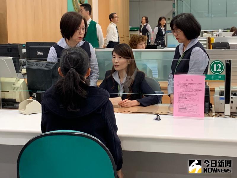 ▲勞動部表示,因應新冠肺炎疫情的勞工紓困貸款已經額滿。(圖/NOWnews資料照)