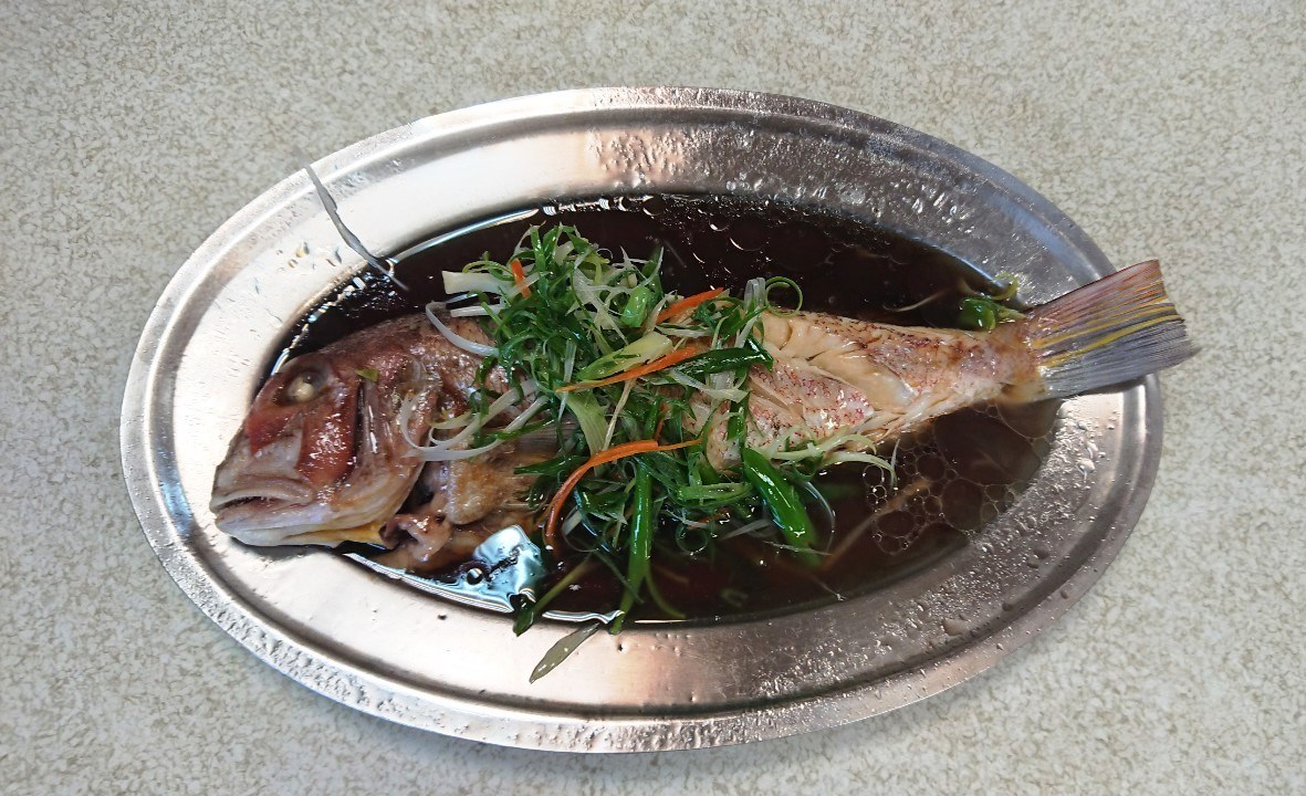 ▲肉質細嫩，香滑順口的清蒸馬頭魚。（圖／新北市農業局提供）