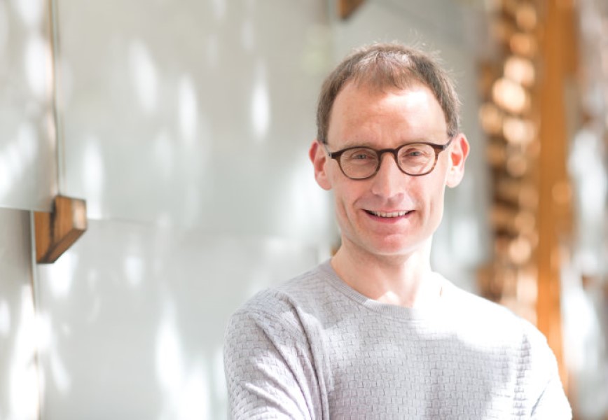 ▲英國政府公衛顧問尼爾·弗格森（Neil Ferguson）因醜聞辭職。（圖／翻攝Imperial College London）