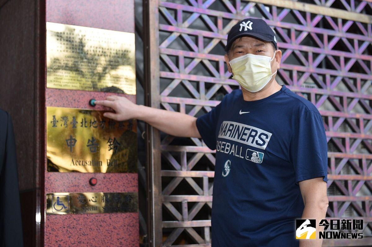 ▲澎恰恰現身台北地檢署提告。（圖／記者林調遜報導） 