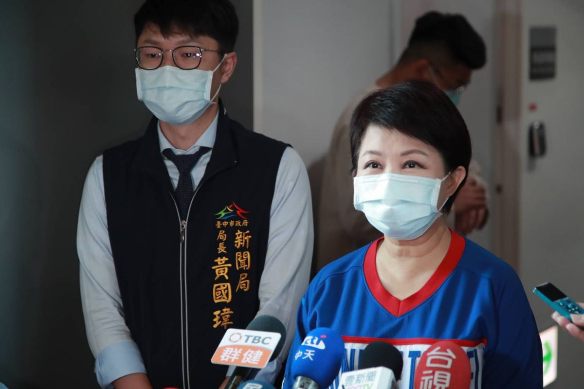 ▲台中八大行業是否會陸續開放營業？市長盧秀燕表示，防疫不能鬆懈，要在這之間求取平衡，所以無法一次全面開放。(圖／柳榮俊翻攝2020.5.8)