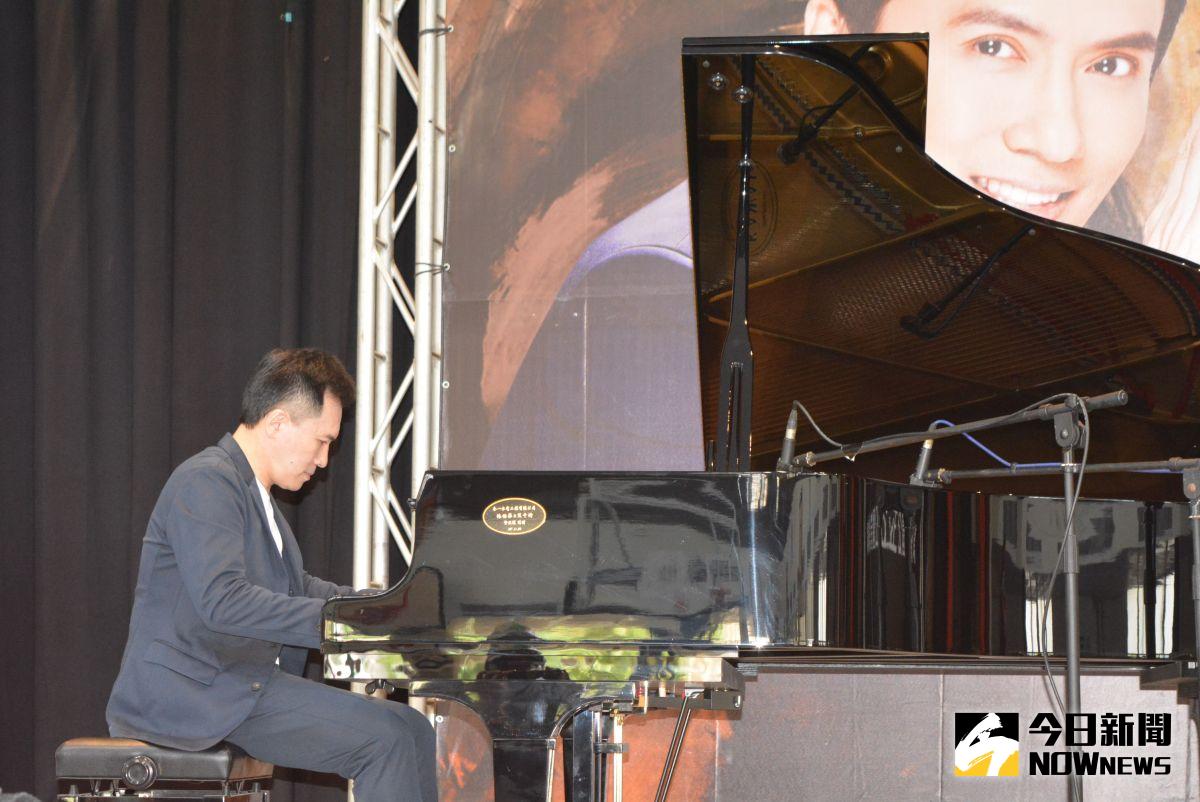 ▲鋼琴家陳冠演奏神情。（圖／記者郭政隆攝影2020.5.8）