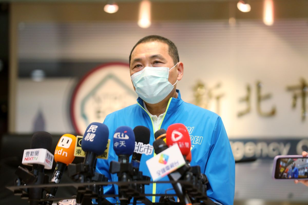 ▲侯友宜說，能夠讓在底層的艱苦人快速的拿到紓困補助，就是好方法，如果人數落差不大，就應該直接匯款或給錢，不要跟他們斤斤計較。（圖／記者宋原彰攝，2020.05.08）