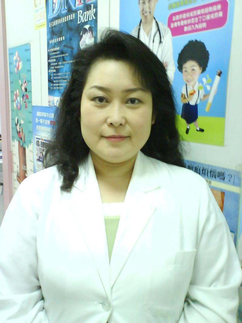 ▲車參薇小兒科診所院長車參薇醫師提及選用配方奶粉時,家長要注意乳源是否來自天然純淨無汙染的環境,產地為紐澳國家的奶粉相對是較佳的選擇。(圖/公關圖)