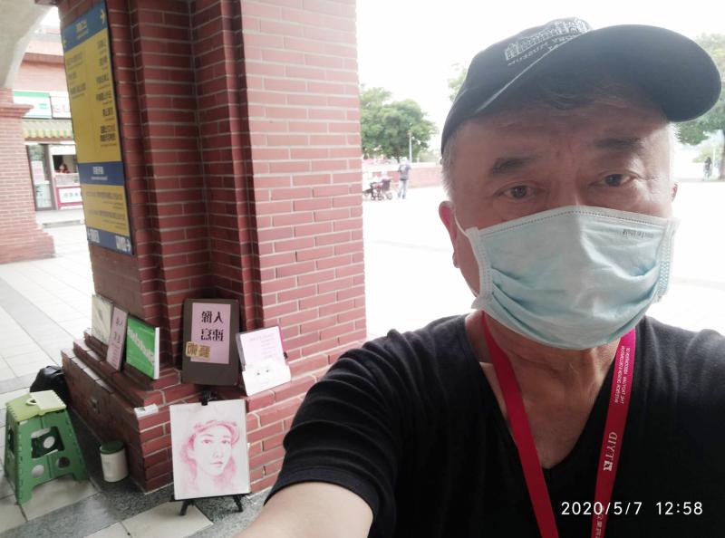 ▲彭漢津善於吸收世界各國素描大師的養分,轉化成自己的特殊風格,以往要舟車勞頓奔波各處擺攤畫畫賺錢,如今遇到疫情業績更是慘淡。(圖/彭漢津提供)