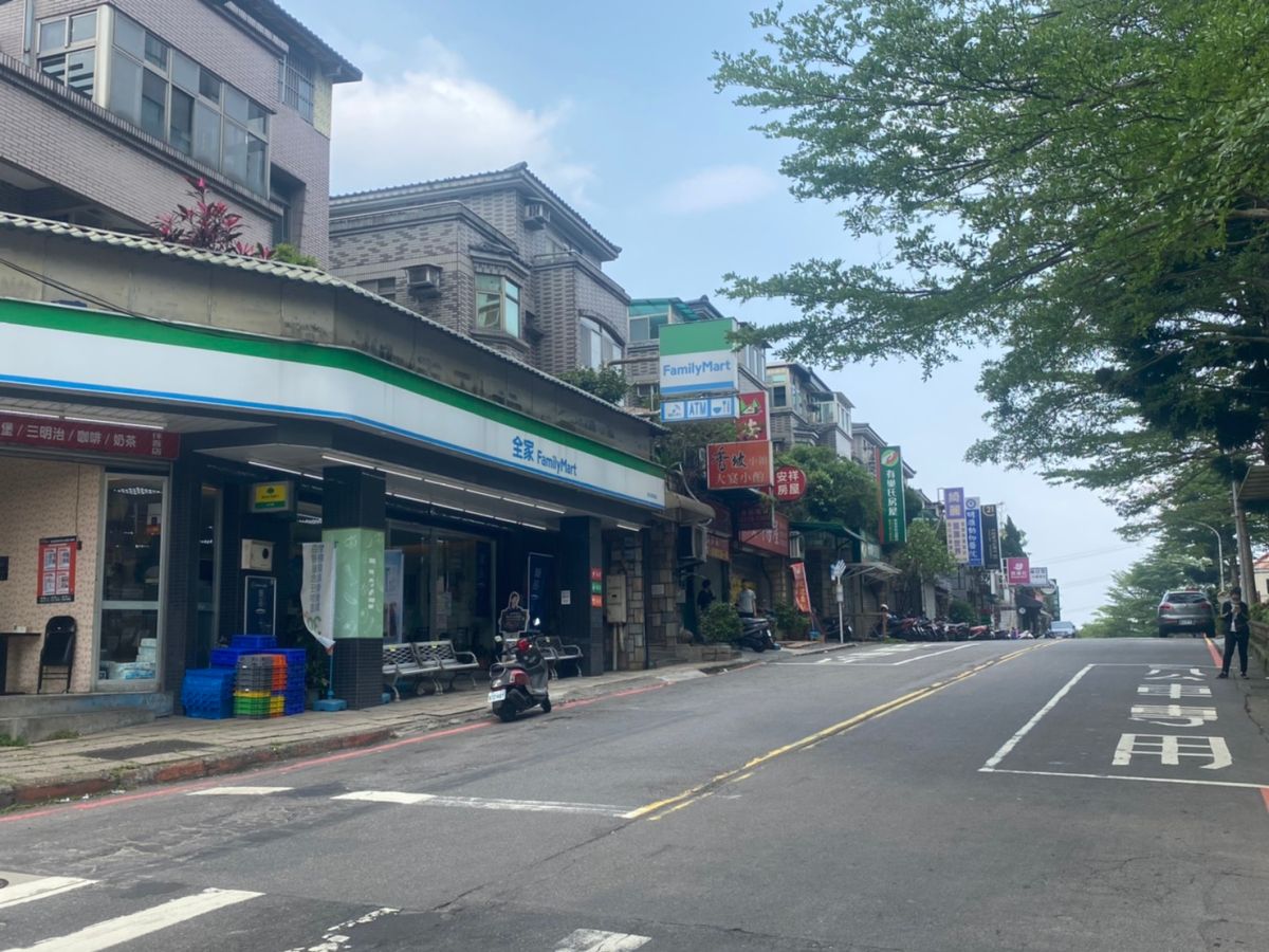 ▲新店安坑之安祥商圈僅10個社區，多達5家便利商店和1家超市。（圖／信義房屋提供）