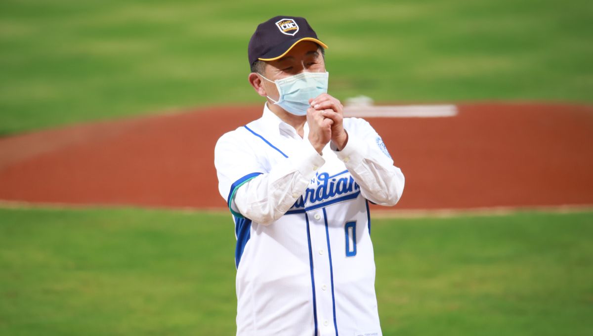 ▲中央流行疫情指揮中心指揮官陳時中前來新莊棒球場應援。（圖／葉政勳攝）