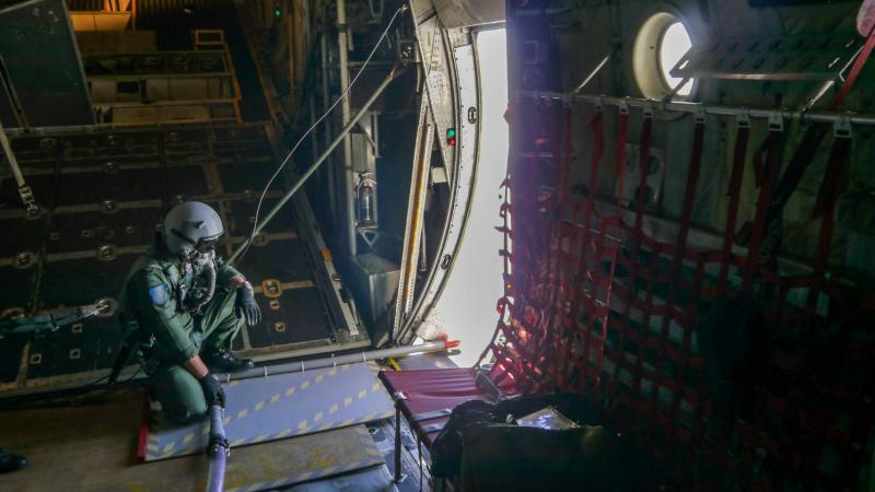 ▲南部水庫水情告急，空軍氣象中心派C-130H運輸機執行人工增雨任務。（圖／軍聞社提供2020.05.11）