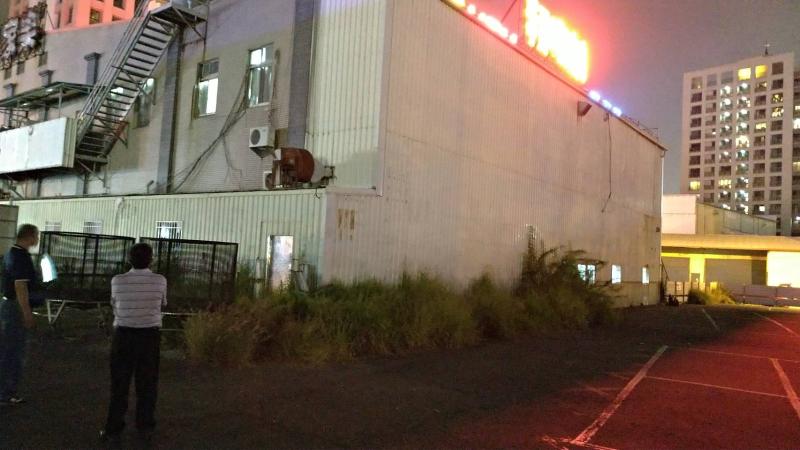 ▲11日晚間，台南市北區一家複合式遊樂場驚傳墜樓意外，死者為該遊樂場50多歲的黃姓經理。（圖／記者陳聖璋翻攝）