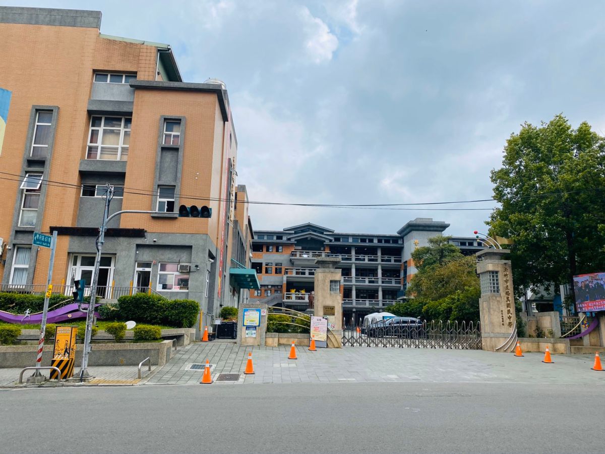 ▲培英國中近年會考成績居高不下， 也讓為設籍而買房的家長趨之若鶩 。（圖／信義房屋提供）