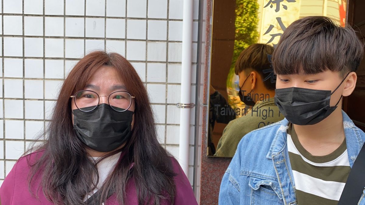 ▲死者家屬無法接受二審判決，怒吼「法官聽不懂法醫在說什麼」。（圖／記者陳聖璋攝，2020.05.13）