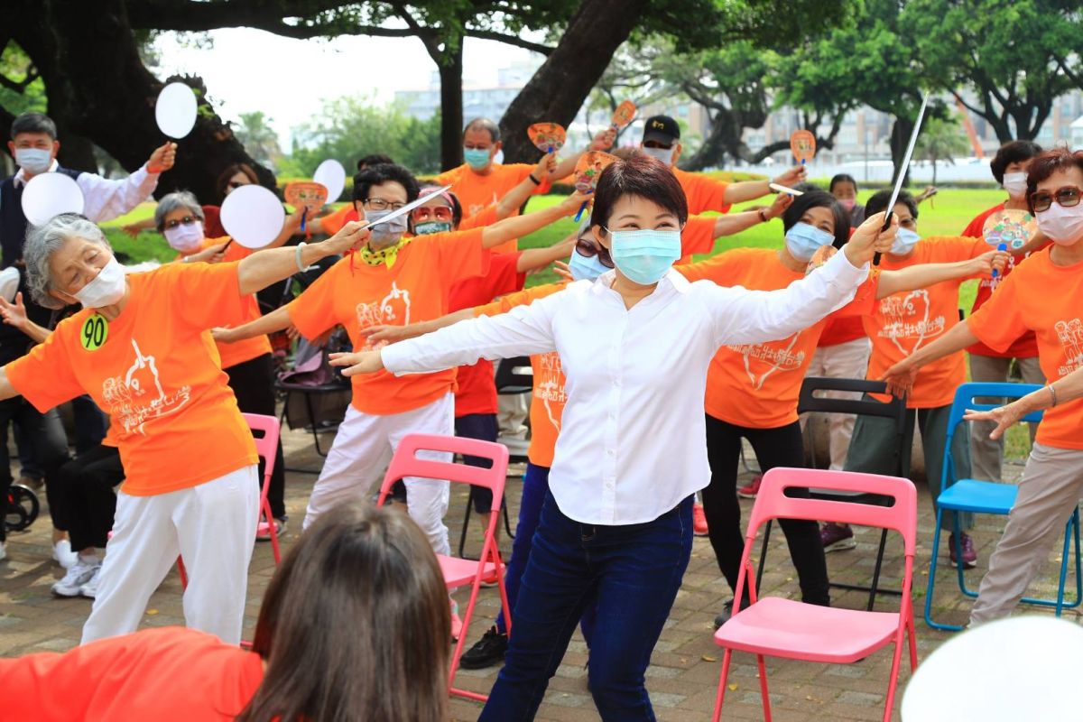 ▲中市政府宣佈即日起，「社區照顧關懷據點」恢復健康促進活動。 (圖／柳榮俊翻攝2020.5.13)