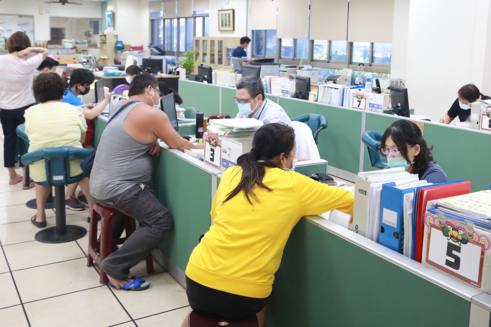 ▲各地民眾前往辦理紓困。示意圖與本文無關。（圖／台南市政府新聞處提供）