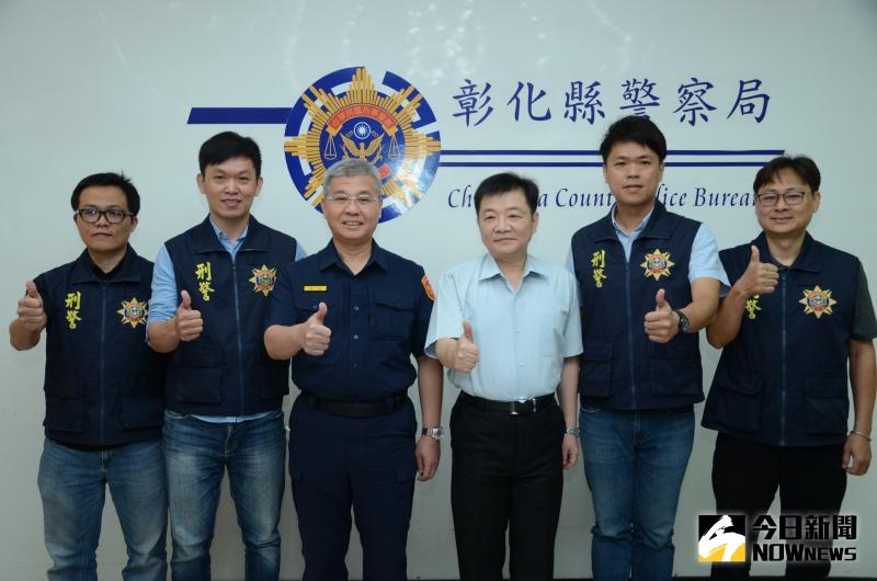 ▲4位模範警察齊集一堂接受警察局長方仰寧頒獎表揚。(圖/記者陳雅芳攝,2020.05.14)