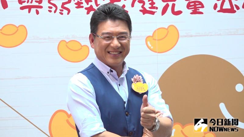 ▲謝震武呼籲民眾一起做公益。(圖/記者朱永強攝)