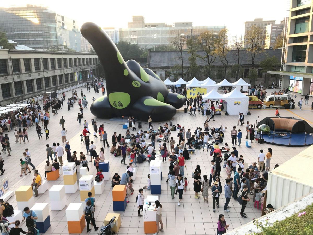 ▲臺北文創營運為松菸周邊挹注了發展活水。圖為2019臺北文創天空創意節現場。（圖／台北文創提供）