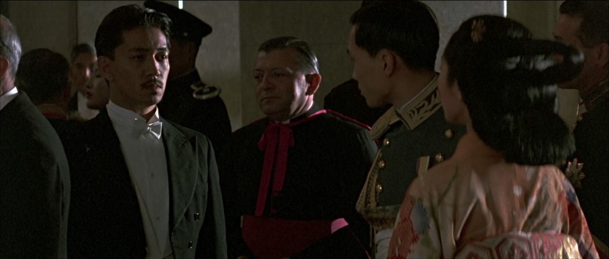 ▲坂本龍一（左二）在片中飾演甘粕正彥，更臨危受命接下電影配樂工作。（圖／甲上）