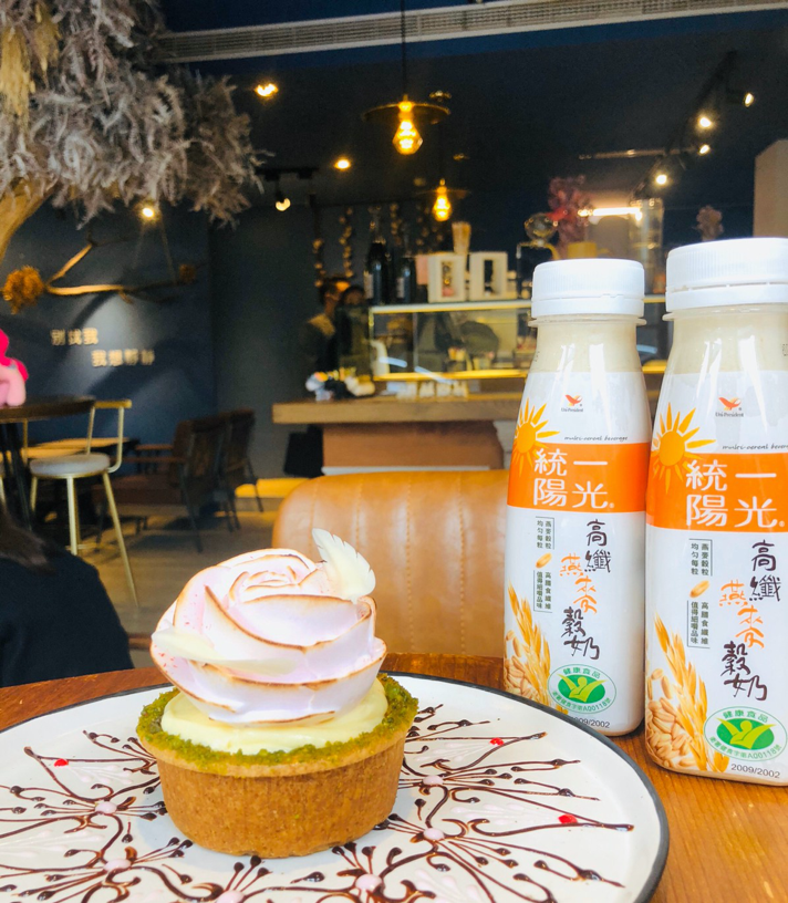 ▲統一高纖燕麥穀奶吃得到燕麥顆粒,不僅有助於降低膽固醇,裡頭膳食纖維還能促進腸道蠕動。(圖/取自蔡尚樺po文)
