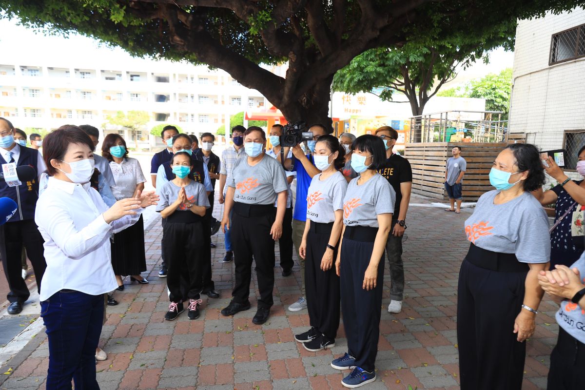 ▲中市學校假日開放民眾進入活動，市長盧秀燕表示，目前校園先開放假日，平日時段研議中，將再對外公布。 (圖／柳榮俊翻攝2020.5.16)