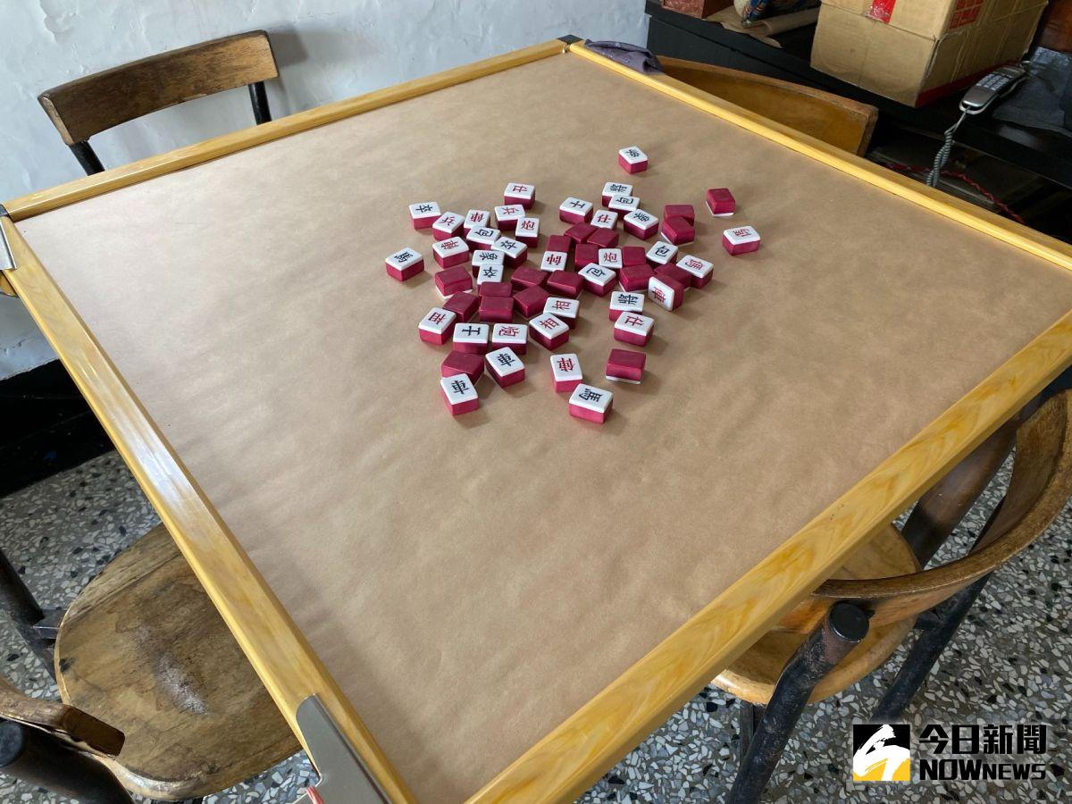 ▲有網友日前到女友家打牌，沒想到運氣太好不斷連莊，更在最後興奮喊出「1句話」，慘遭女友的爸爸驅趕出門。（示意圖／記者陳聖璋攝，2020.05.17）