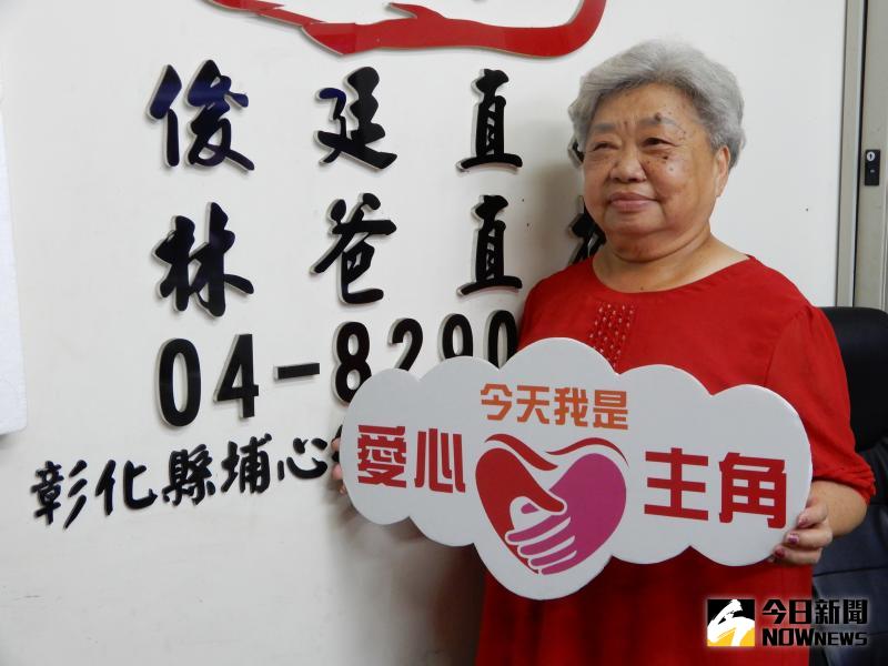 ▲埔心鄉林媽媽號召兒孫三代同堂,用直播義賣喜樂水餃。(圖/記者陳雅芳攝,2020.05.17)