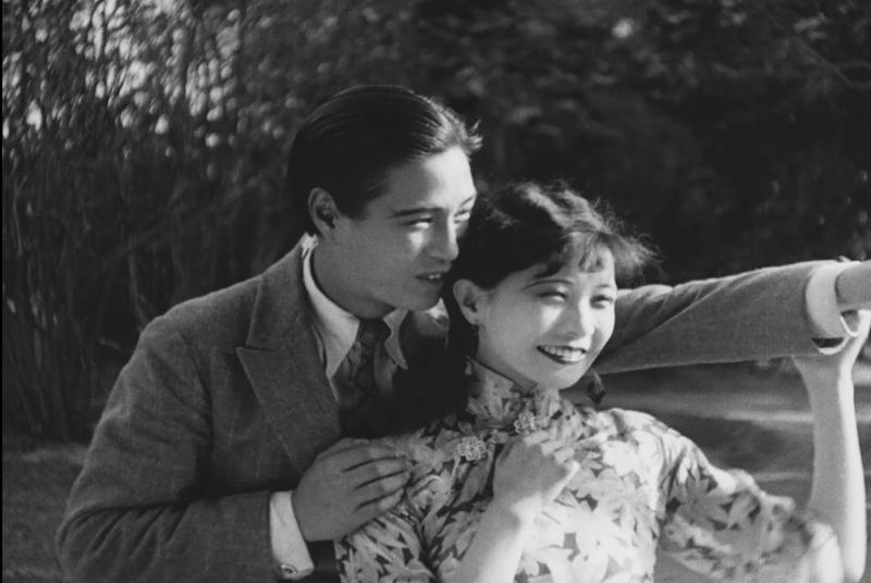 ▲《戀愛與義務》由阮玲玉（右）與金焰主演。（圖／friDay影音）