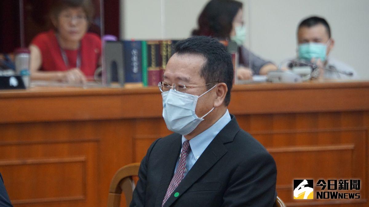 ▲國安會秘書長顧立雄的座車在陽明山上遇到車禍，總統府指出，顧立雄的座車並未和機車發生碰撞。（圖／記者呂炯昌攝）